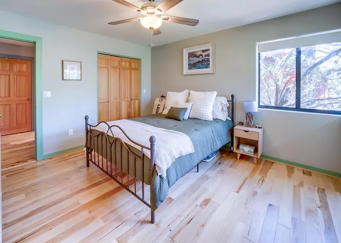 Hot Tub, Fire Pit & Deck: Chic Arizona Retreat Dom wakacyjny Pine