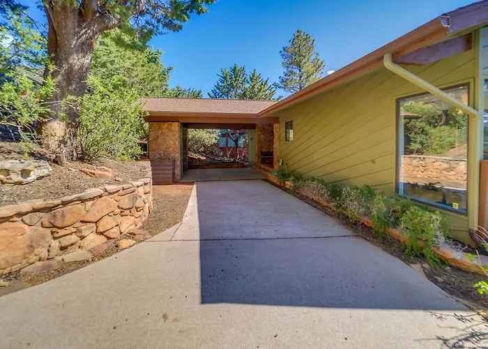 Hot Tub, Fire Pit & Deck: Chic Arizona Retreat Pine