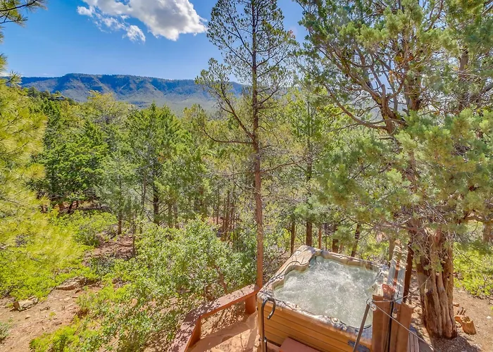 Hot Tub, Fire Pit & Deck: Chic Arizona Retreat Dom wakacyjny *