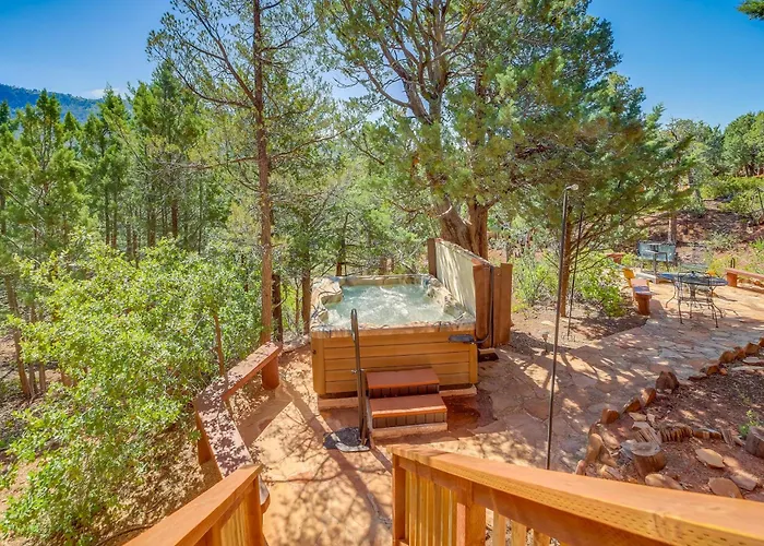 Hot Tub, Fire Pit & Deck: Chic Arizona Retreat * Pine